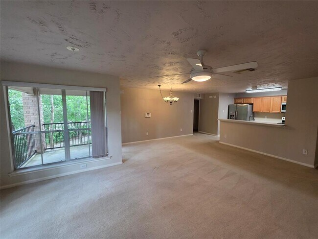 Building Photo - 8051 Bay Branch Dr