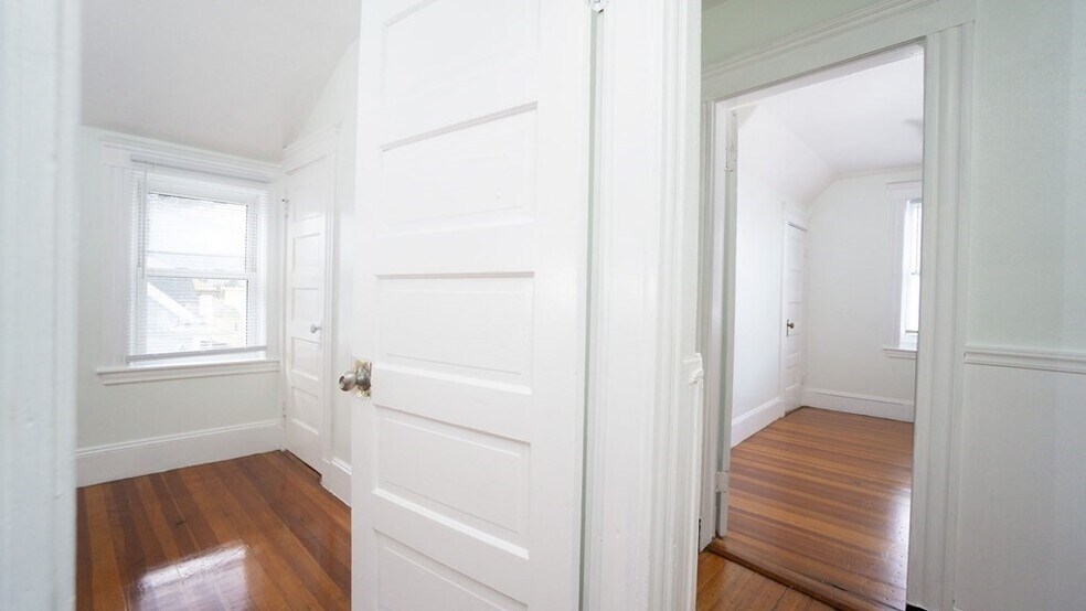 Building Photo - 28 Haslet St