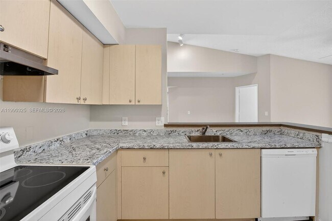 Building Photo - 2496 Centergate Dr