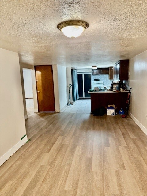 Building Photo - 498 Fern Dr