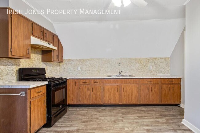 Building Photo - 194 Central Ave