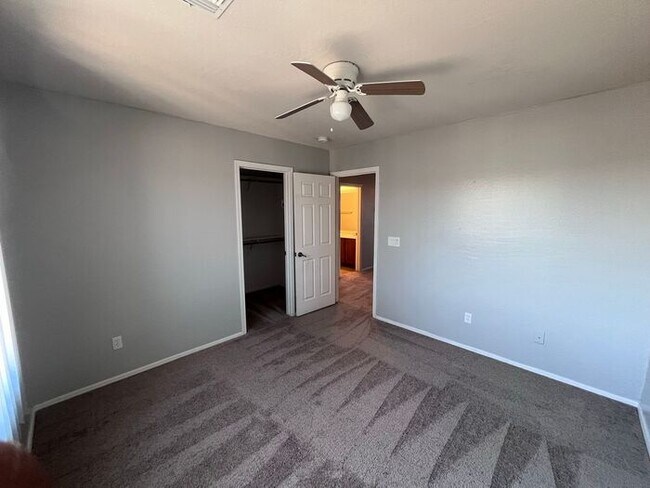 Building Photo - 5 bed 3 bath 3 car garage in San Tan Valley