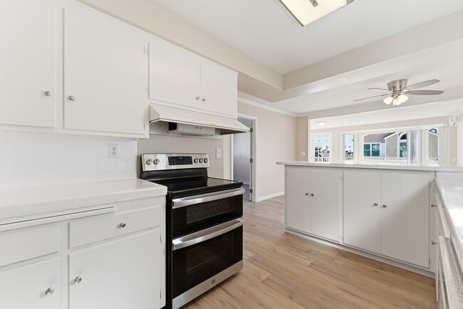 Building Photo - 403 38th St