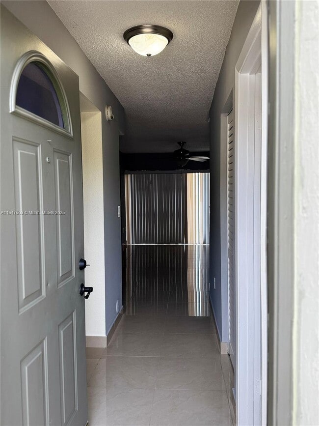 Building Photo - 863 Crystal Lake Dr