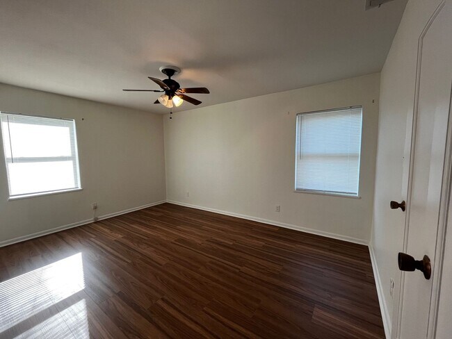 Building Photo - New Rental Listing!