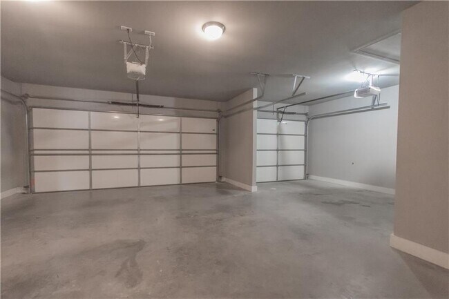 Building Photo - 3411 SW Gibson Ave