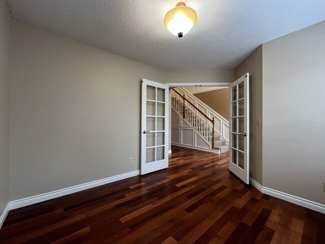 Building Photo - Stunning 4BR Home with Formal Living & Dining, Office & Gourmet Kitchen