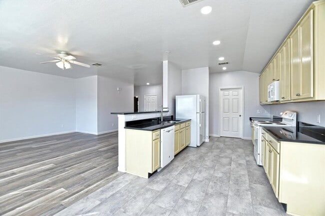Building Photo - 401 Bandara Woods Blvd