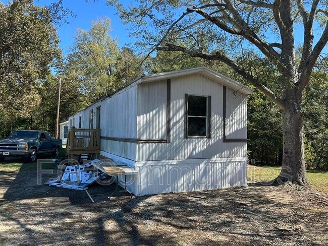 Building Photo - 123 Ray Cir