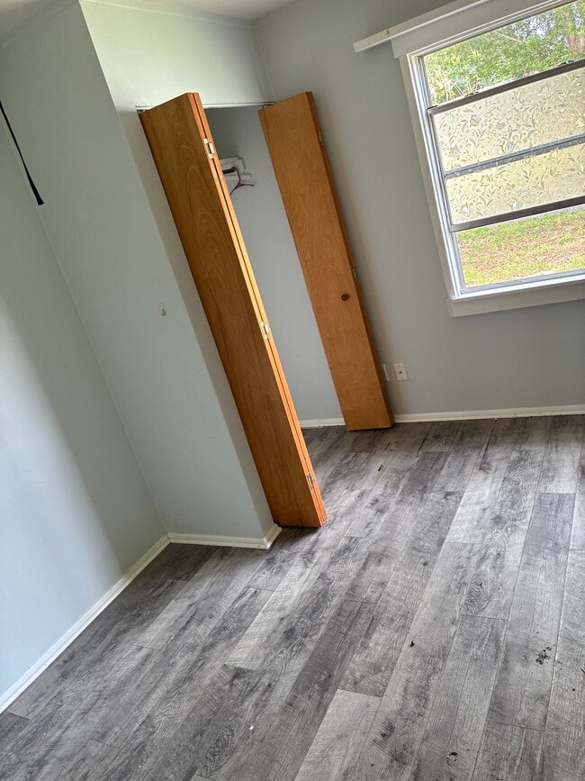 Building Photo - 157 N Rhodes St