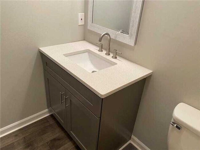 Building Photo - Fantastic 4bd/2ba home! Coming soon!