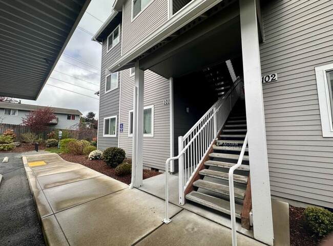 Building Photo - 1621 SW Mulberry Pl
