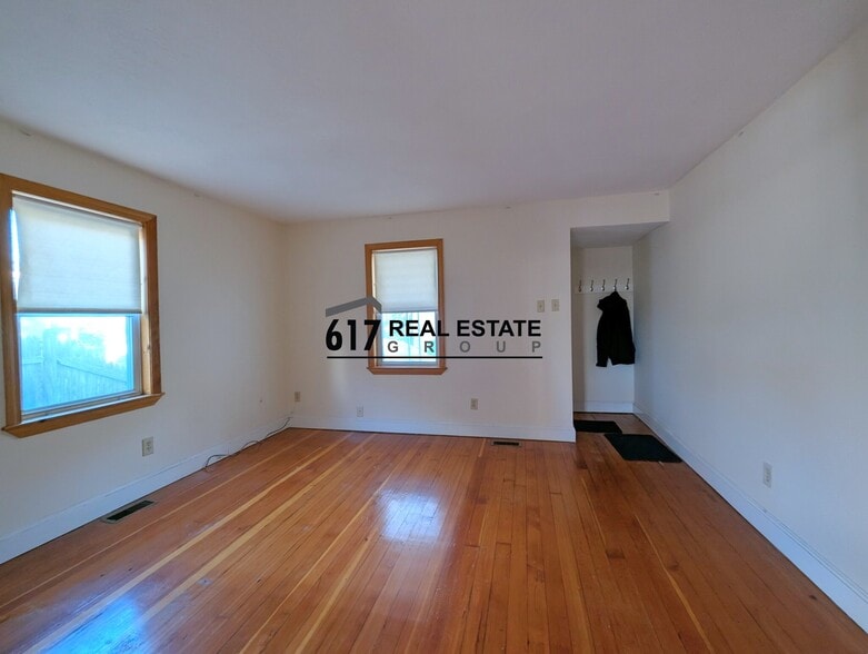 Building Photo - 5 Rifle Ct