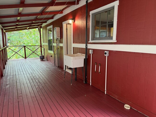 Building Photo - Cozy 2BR/1BA home in Fern Forest