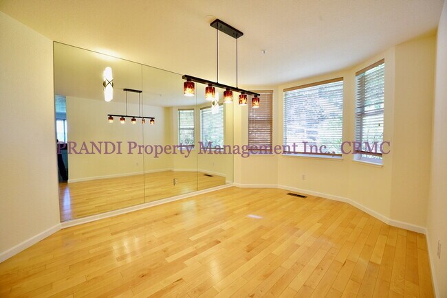 Building Photo - Quality San Rafael Home In Awesome Neighbo...