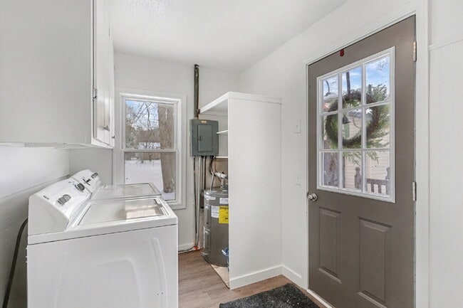 Building Photo - Completely Updated 3 Bedroom Home -  $1600/Month