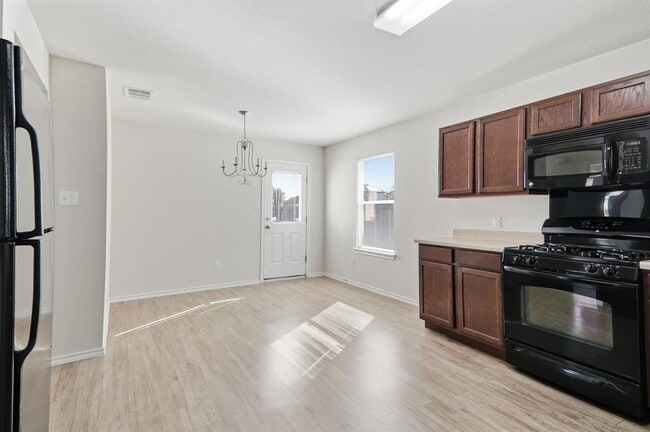 Building Photo - 177 Pebble Creek Ln