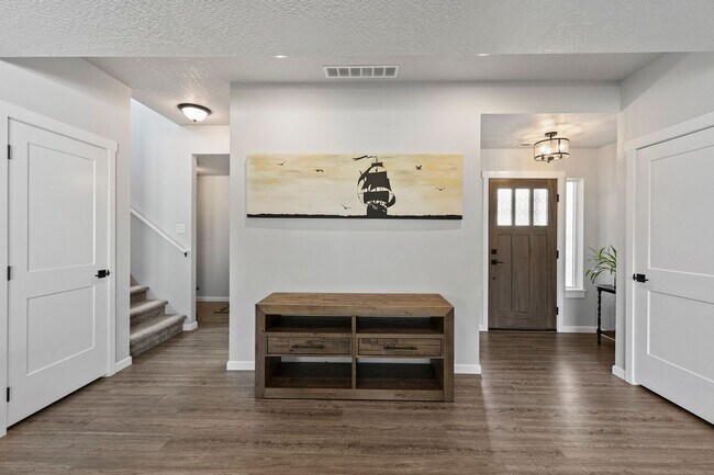 Building Photo - Spokane Valley Two-story - Available Now!