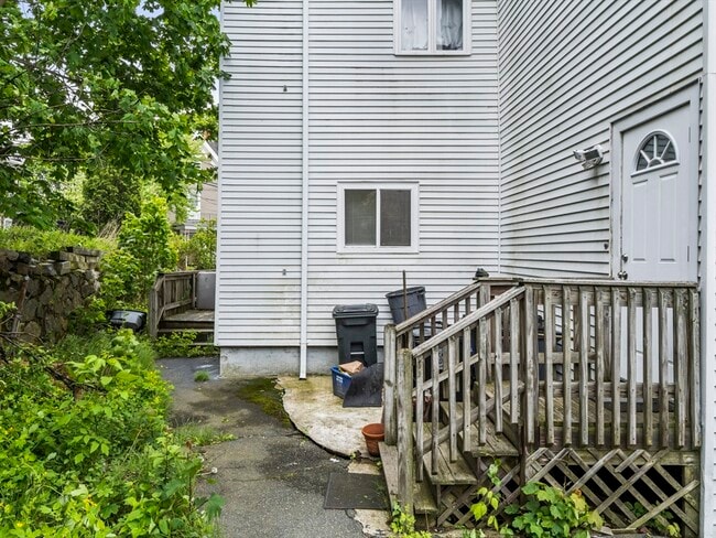 Building Photo - 23 New Ocean St