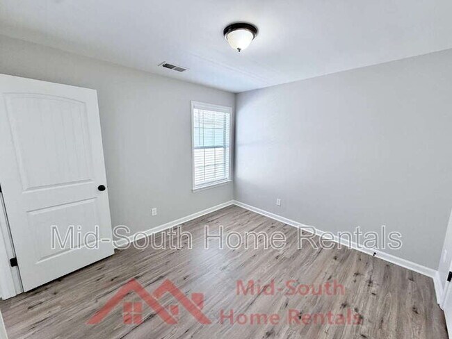Building Photo - 1568 Wynne Rd