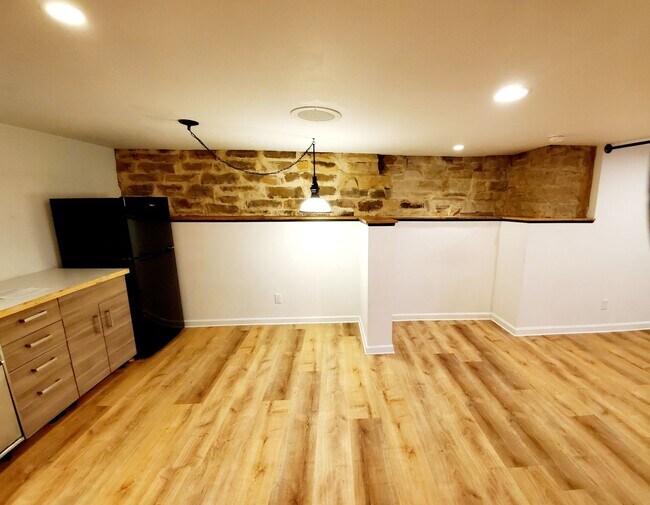 Building Photo - 719 Remington St