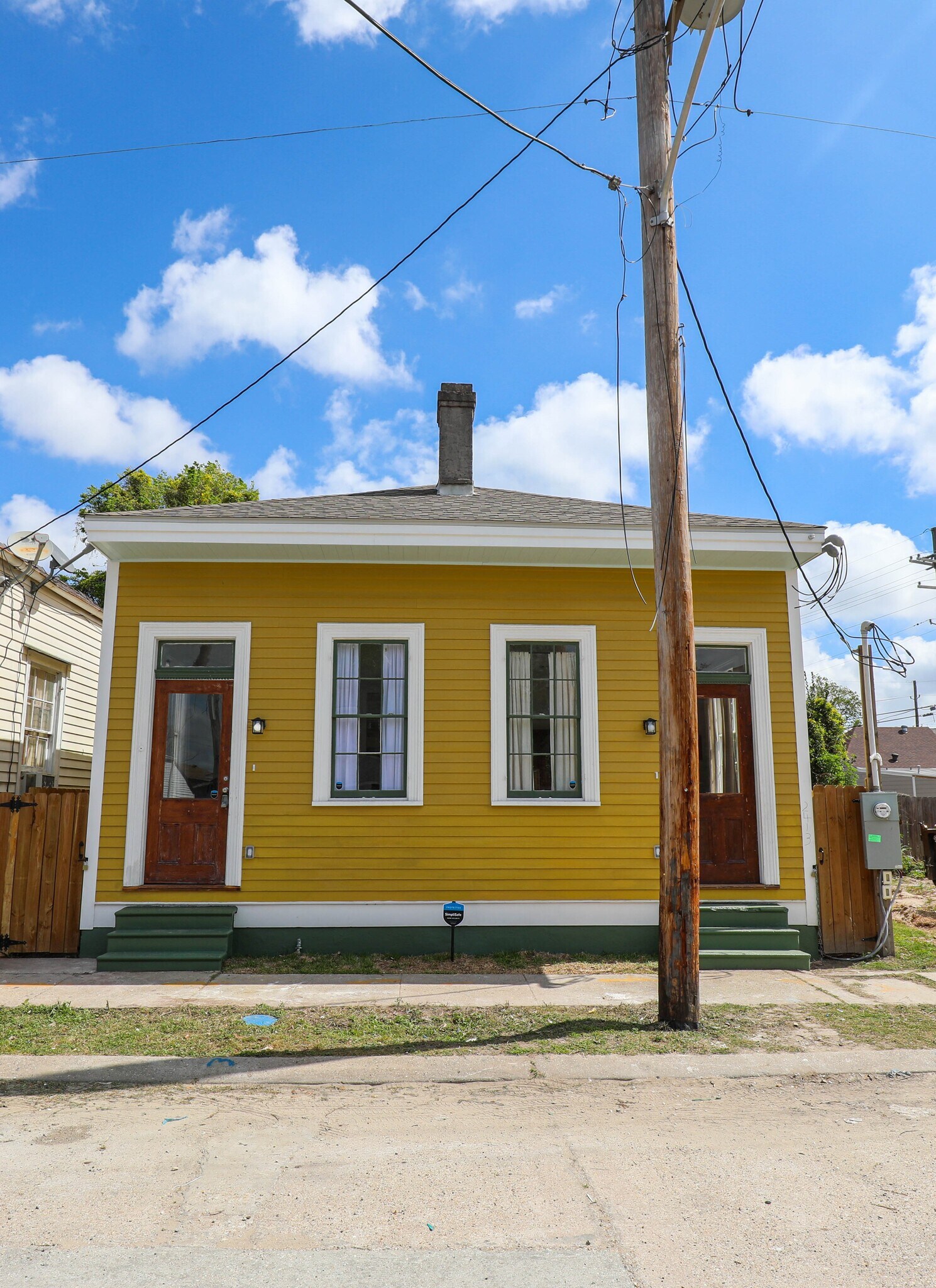 Building Photo - 2413 1st St