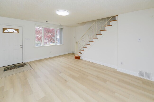 Building Photo - 2019 S Etting St