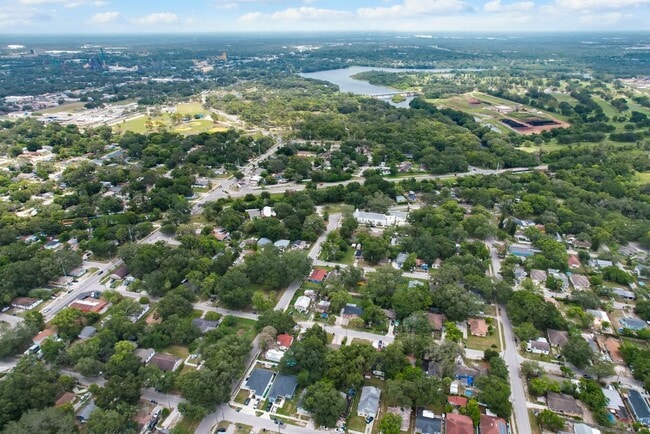 Building Photo - 3/2 NEWLY  ****MOVE IN READY**** Apply Today for just $25****$1695 per month ** Move in by Januar...