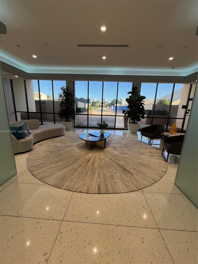 Building Photo - 20301 W Country Club Dr