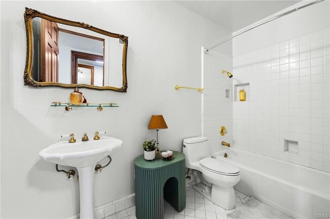 Primary Photo - 533 Sierra Madre Ave