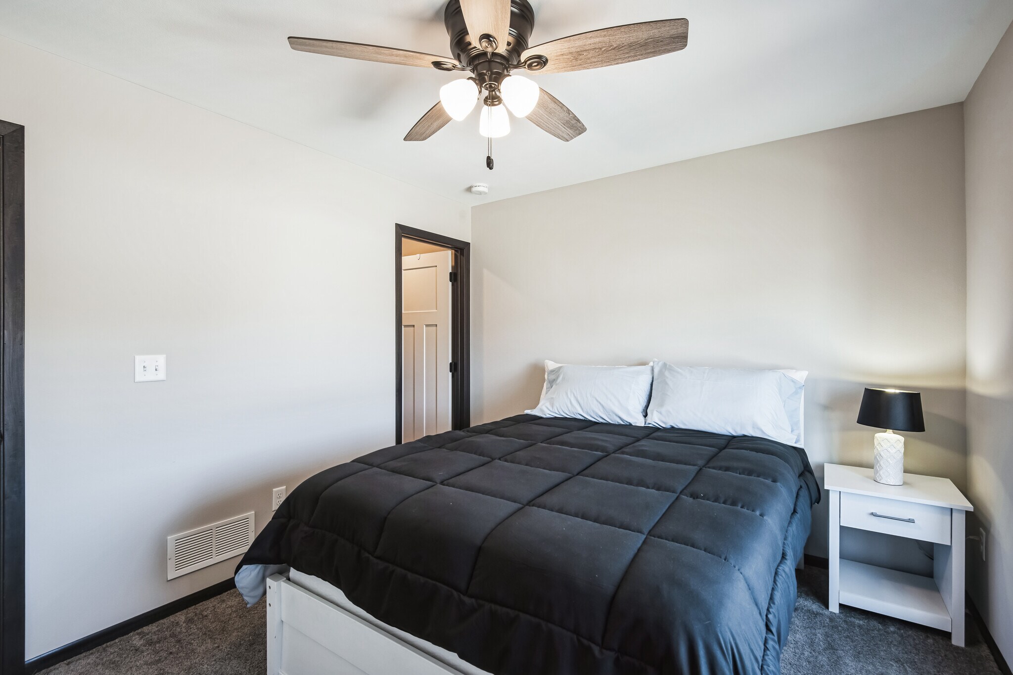 Building Photo - 402 Dawson Dr