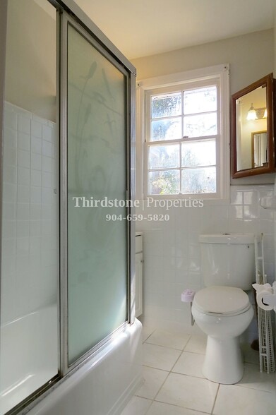 Building Photo - 4762 Colonial Ave