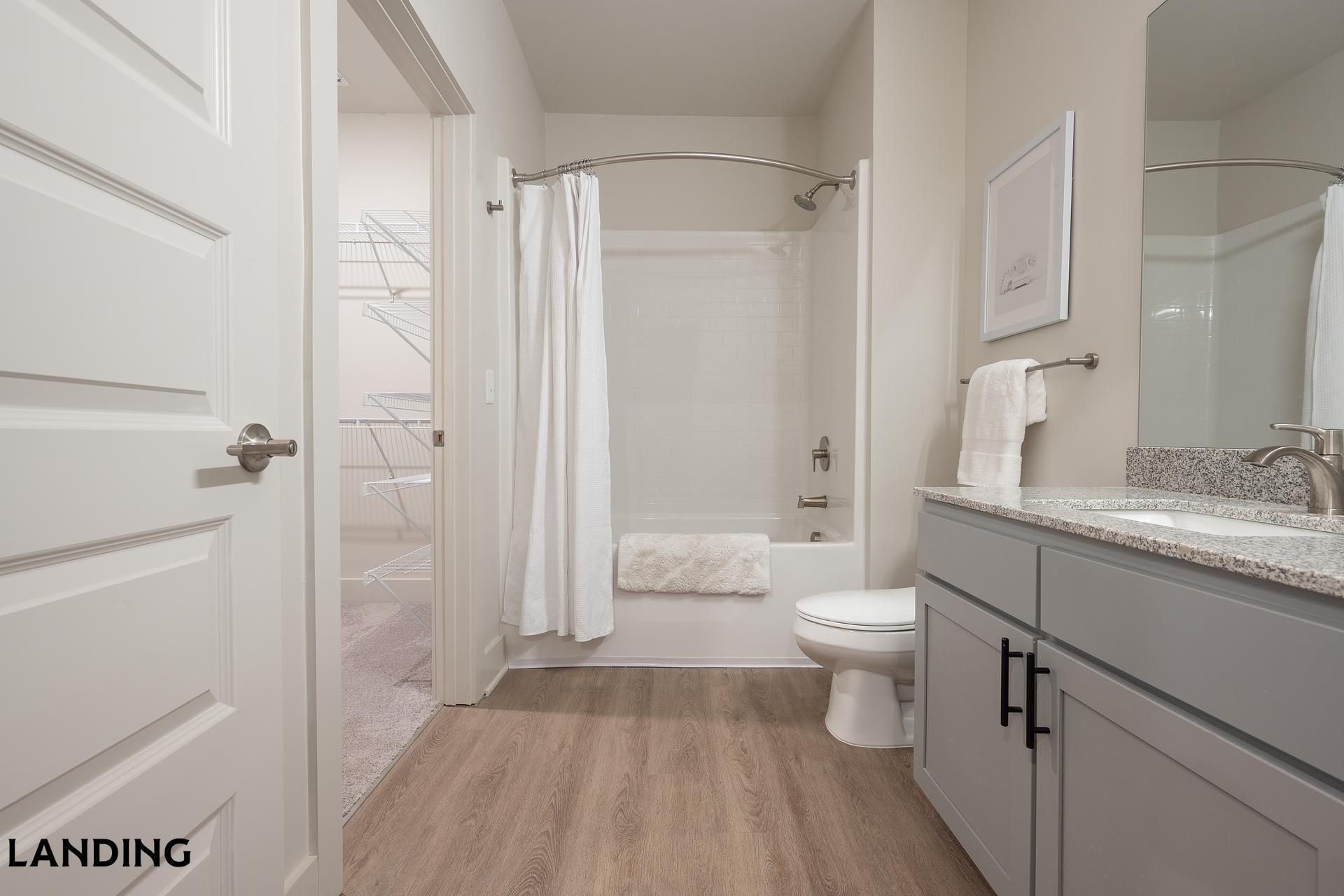 Building Photo - 404 W 26th St