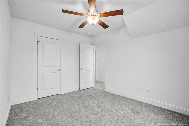 Building Photo - 4 Bedroom 2.5 Bathroom