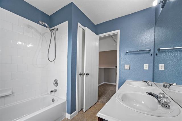 Building Photo - 2504 Deer Run Ct