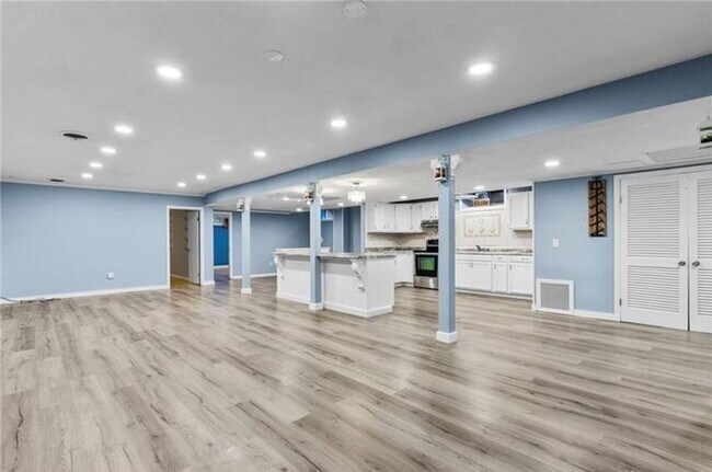 Building Photo - 45-47 Clym Street