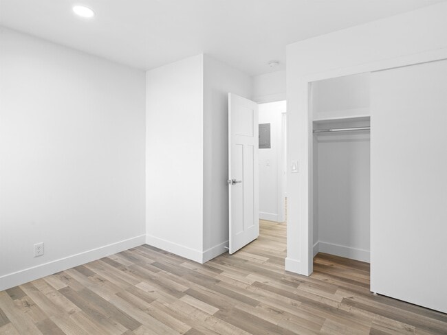 Building Photo - 26 W Girard Ave