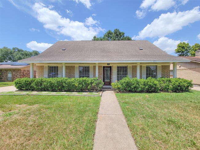 Primary Photo - 16614 Cairnway Dr