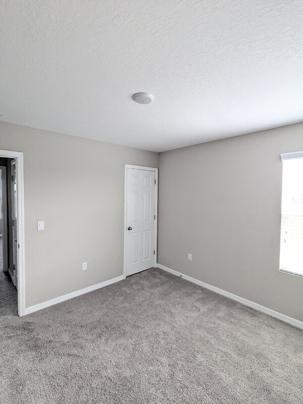 Building Photo - 13089 Oak Hill Way