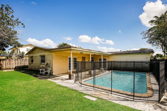 Building Photo - 5961 NW 14th Ct