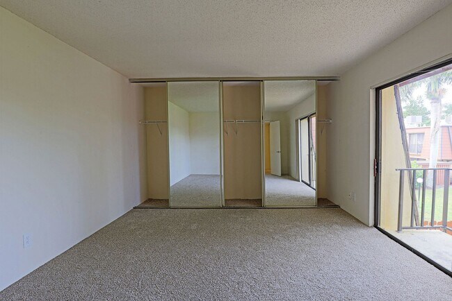 Building Photo - Parkwoods 1570-3