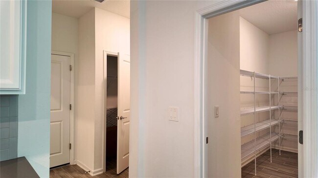 Building Photo - 6366 Lakepine St