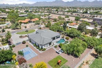 Building Photo - 8645 E Wood Dr