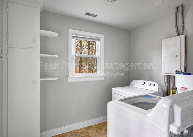 Building Photo - 8518 Mark Lawn Dr