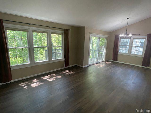 Building Photo - 6871 Tanglewood
