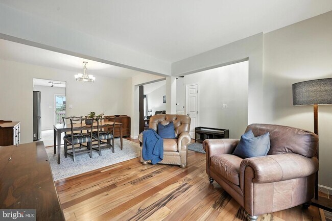Building Photo - 9571 Basilwood Dr