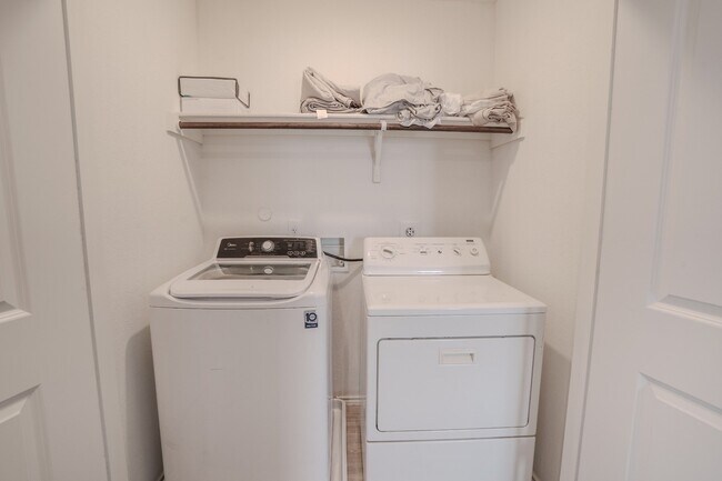 Building Photo - 402 Filibusters Trail