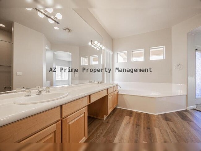 Building Photo - 2169 W Peninsula Cir