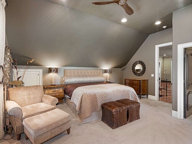 Building Photo - 3807 Harding Pl