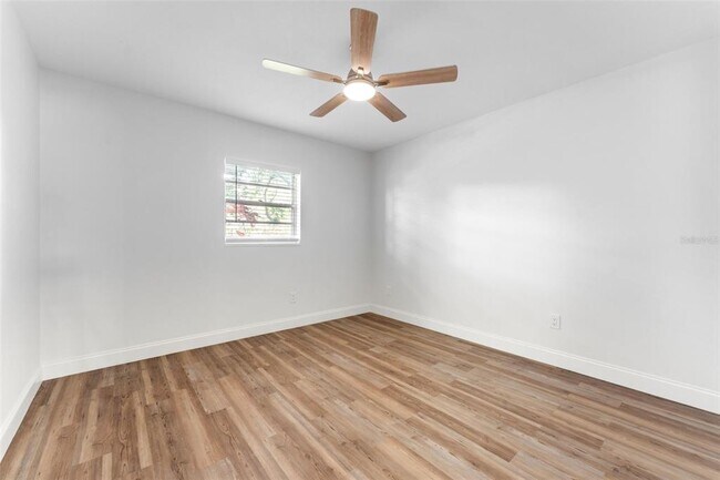 Building Photo - 8703 Driftwood Dr